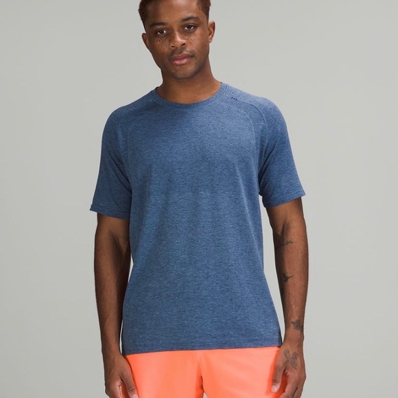 Mens Lululemon T-shirt - Picture 2 of 8